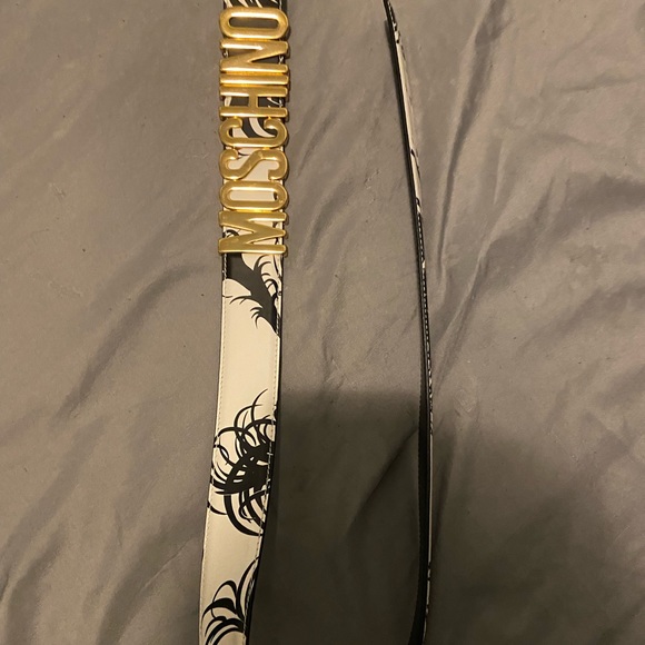 Moschino belt - Picture 1 of 6
